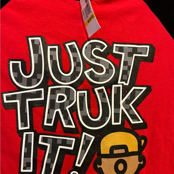 Trukfit Lil Wayne“Just Truk It”Red/Black Boy’s👦🏻Long Sleeves Tee Sz MedNWT🏷️ - Picture 4 of 6